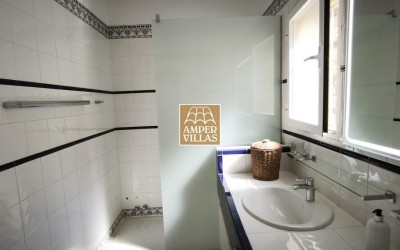 Spacious villa with guest apartment within short distance of the center of Altea la Vella.